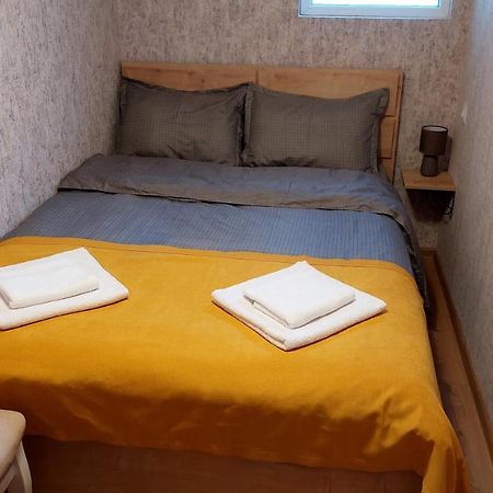 Yellow Apartment Tbilisi Eksteriør billede