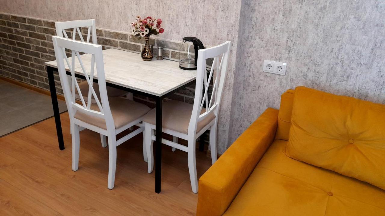 Yellow Apartment Tbilisi Eksteriør billede
