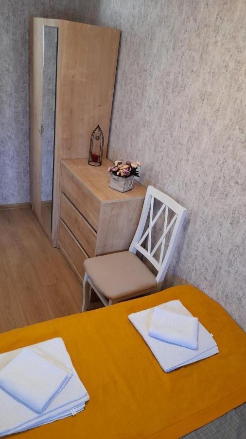 Yellow Apartment Tbilisi Eksteriør billede