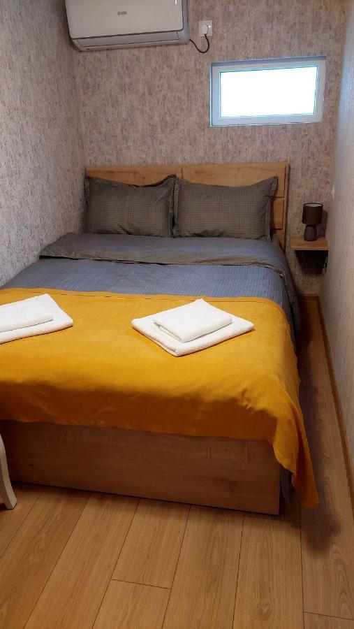 Yellow Apartment Tbilisi Eksteriør billede